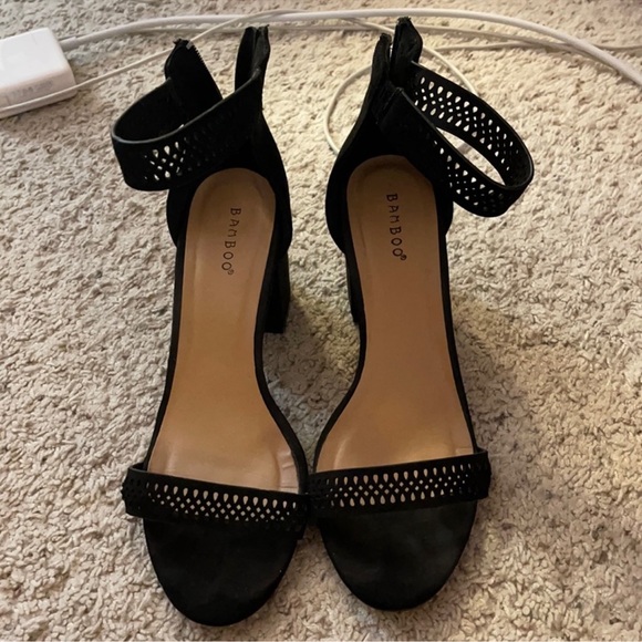 BLACK SUEDE HEELS - Picture 1 of 4